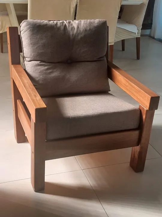 Cadeira de Madeira de lei 