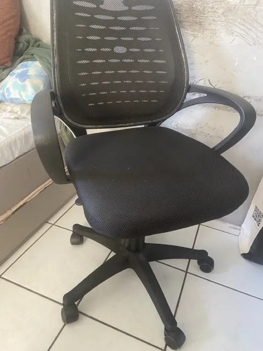 Cadeira de Escritório Giratória com Rodinhas