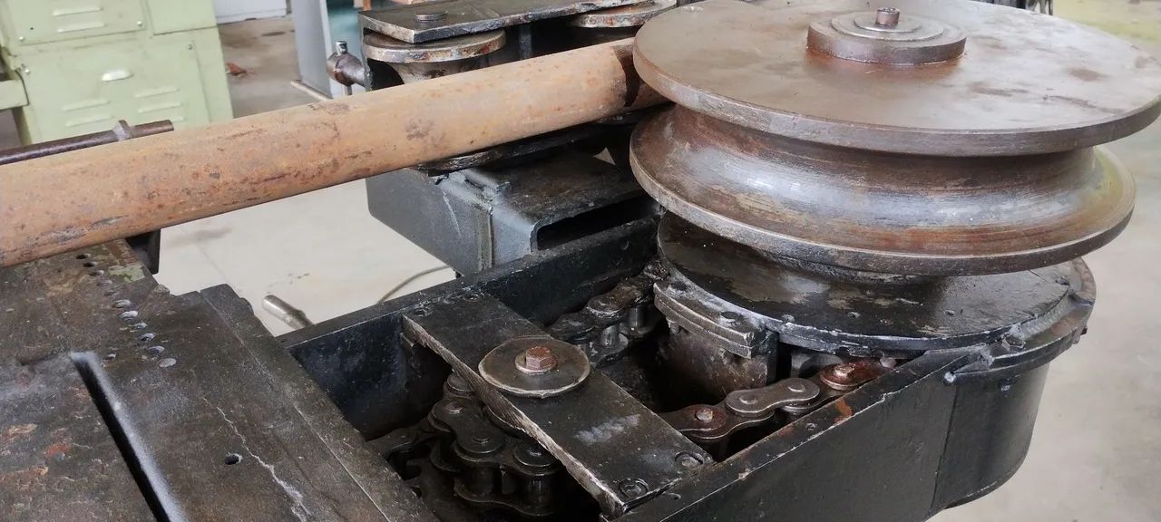 Dobradeira hidráulica, curvadora para tubos, calandra perfil - Foto 3