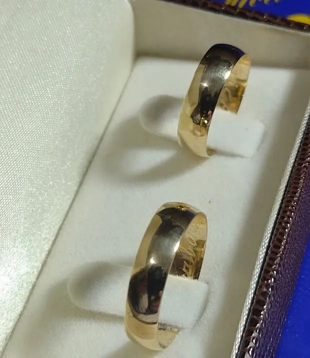 Alianças 4 mm Larga 4.50 Gramas Maciça Ouro 18 Kilates - Foto 4