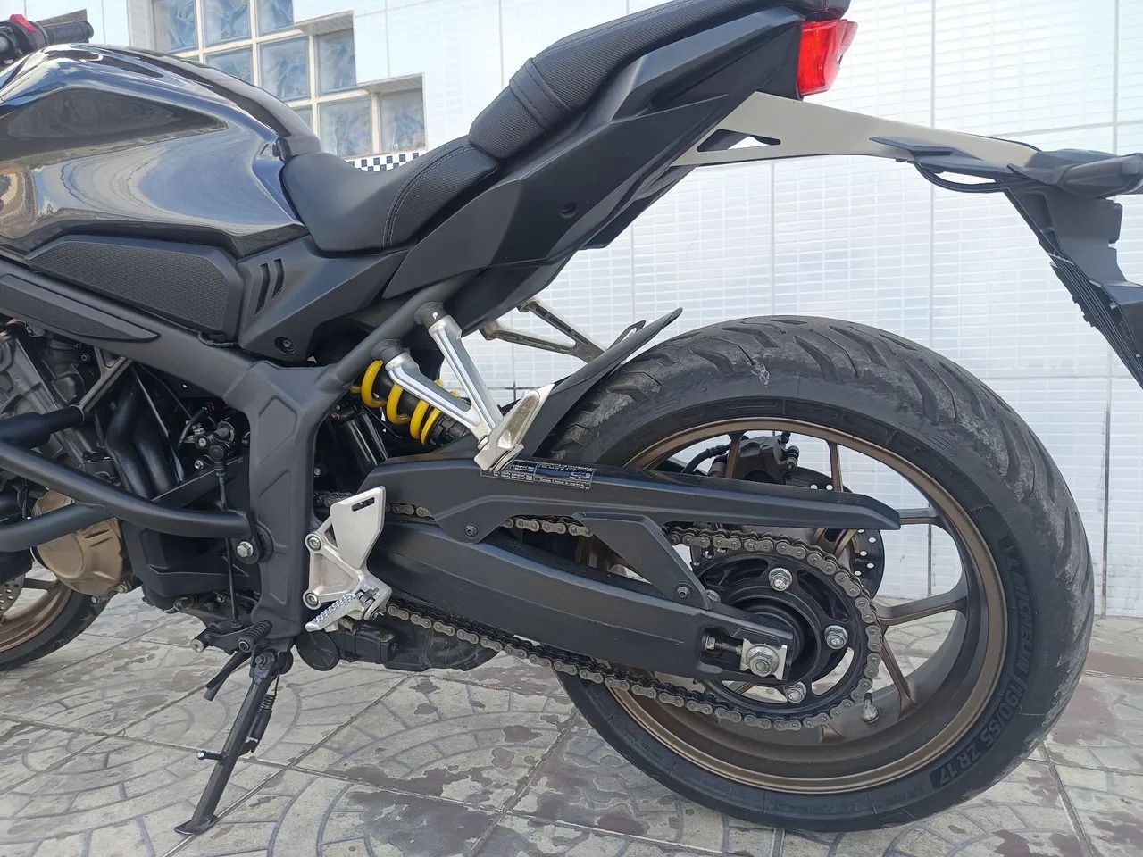 Honda CB 650R 2023 - Impecável - Foto 10