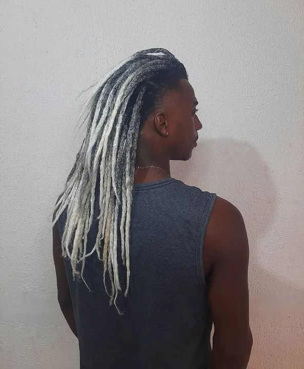 Dreadlocks longos e estilosos