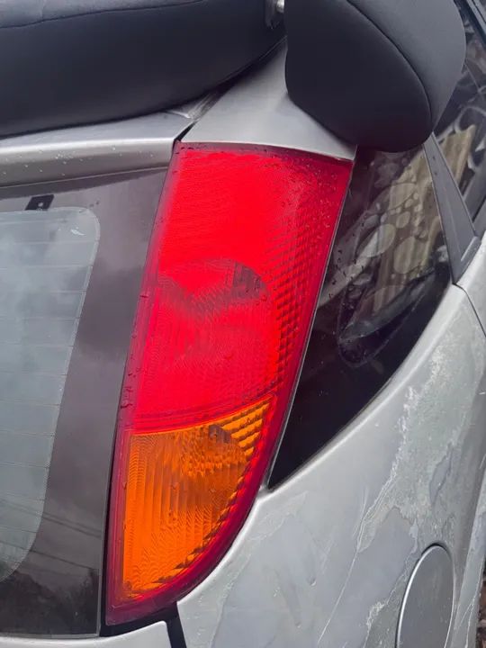 Lanterna Ford focus 2004