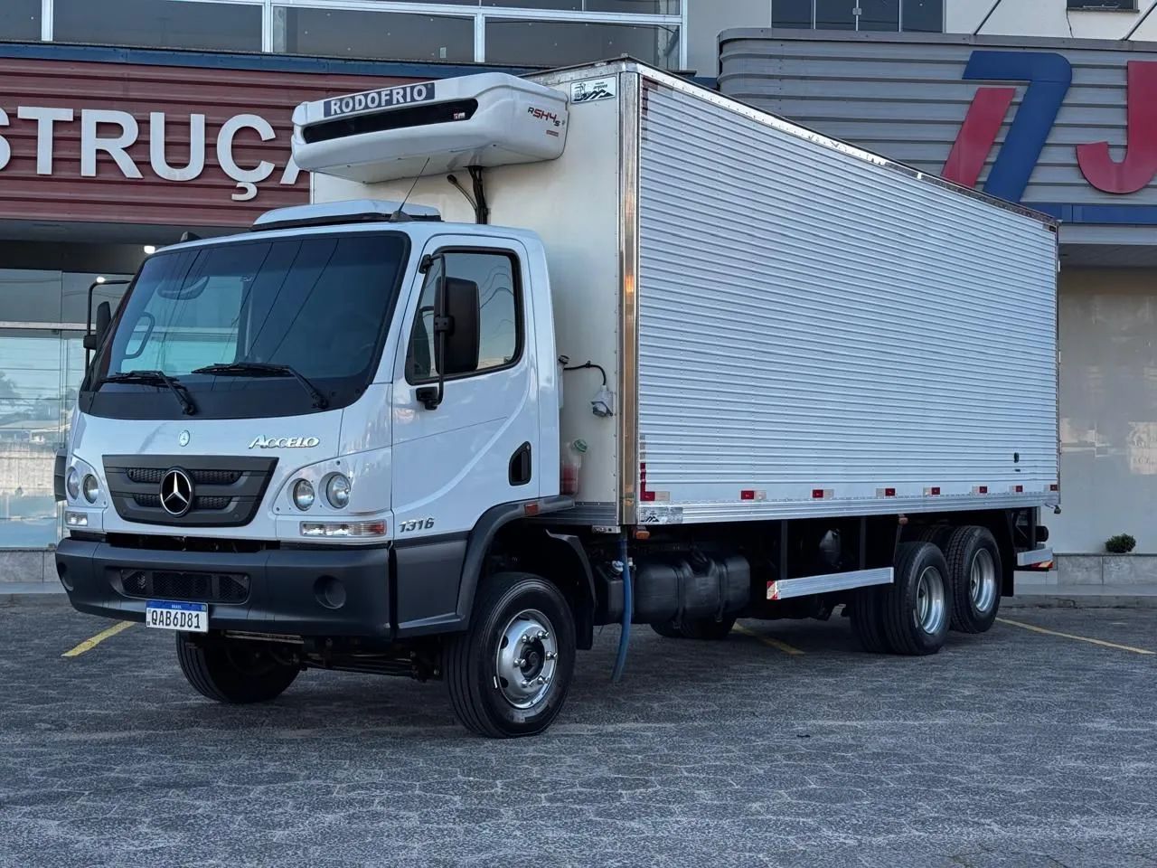 Mercedes benz accelo 1316 / 2021 / 238.000km / baú frigorifico