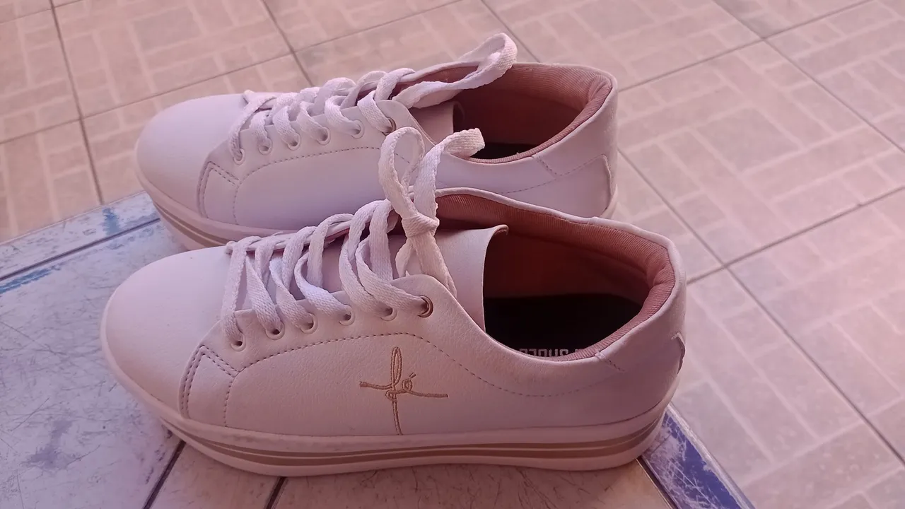 Tênis feminino
