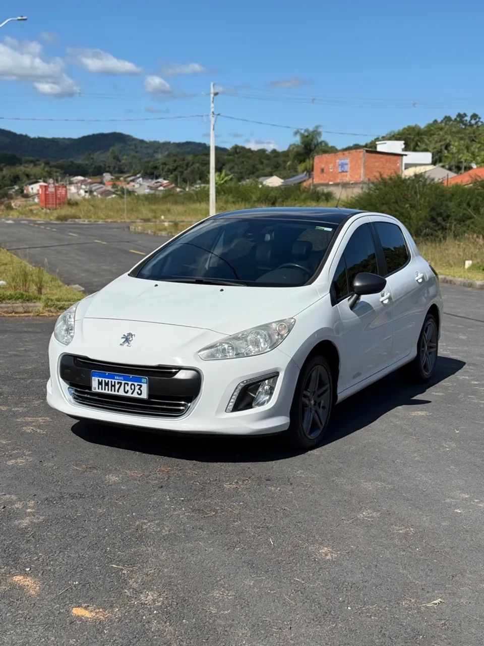 Peugeout 308 1.6 thp ano 2013 com teto solar 