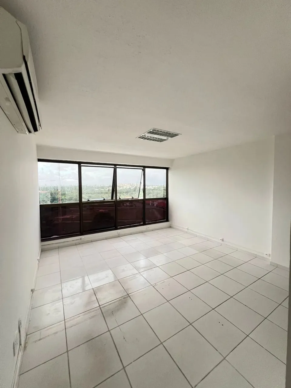 SALA EDF. GOLDEN TOWER