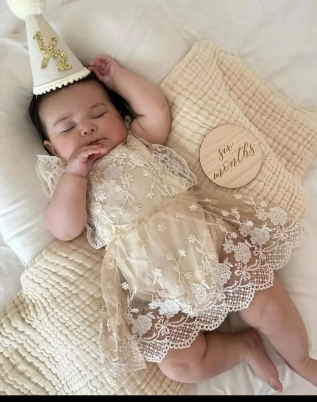 Vestido e bory rendado de 0-3 mes