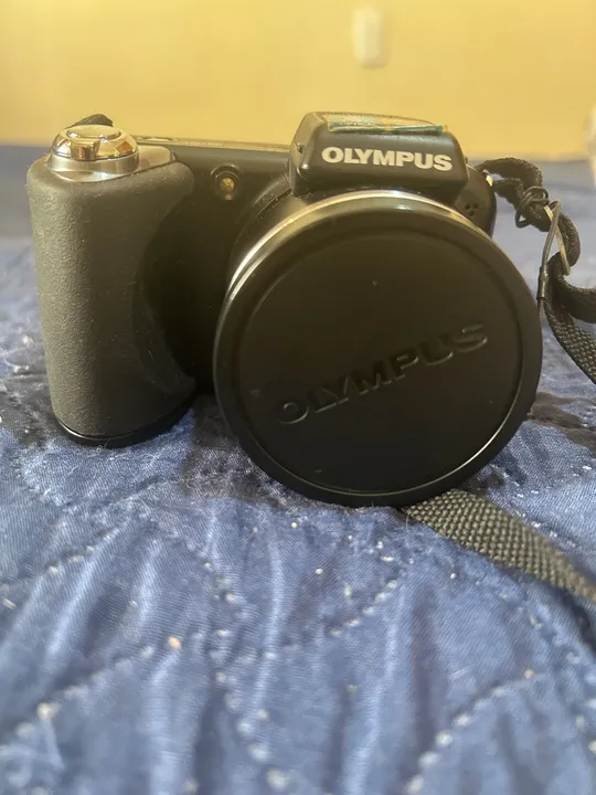 Vendo câmera fotográfica digital Olympus SP 600 UZ