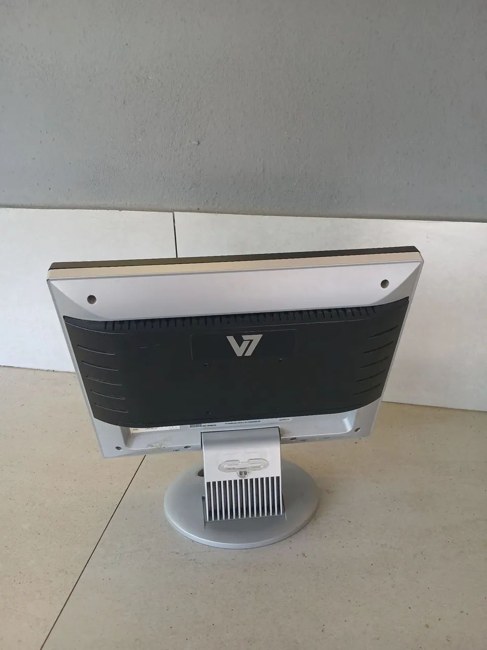 Monitor v7 17 polegadas  - Foto 3