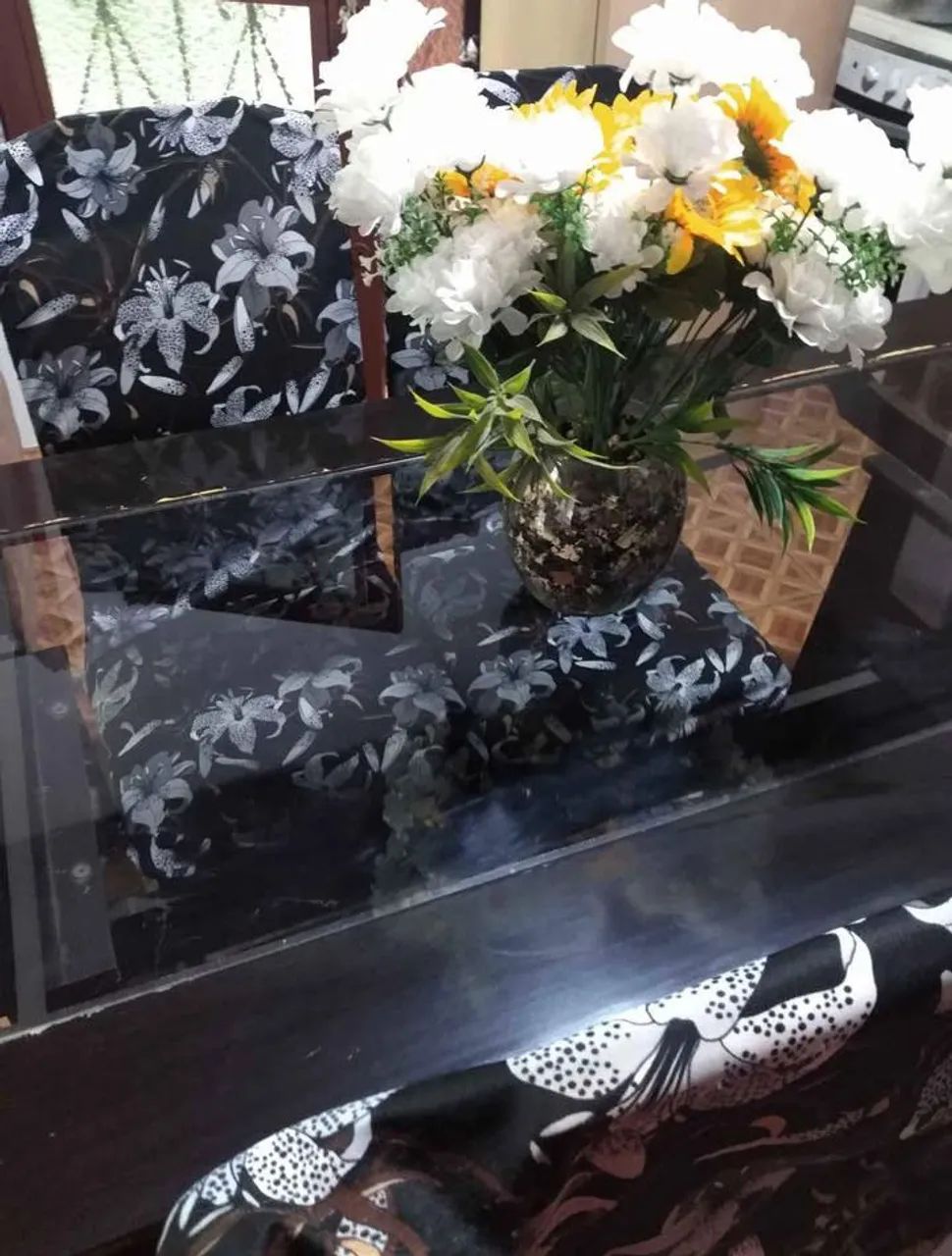 Mesa de Jantar em Madeira Maciça - Foto 4