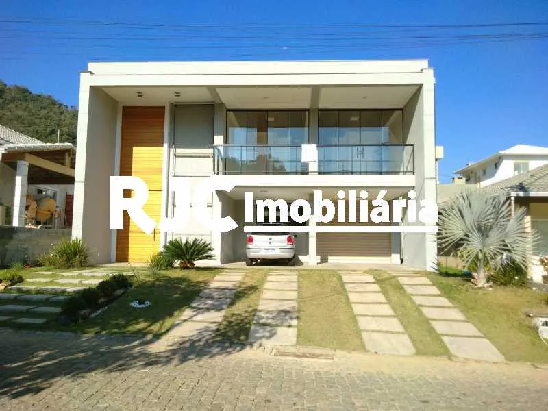Casa de condomínio para venda com 260 metros quadrados com 4 quartos