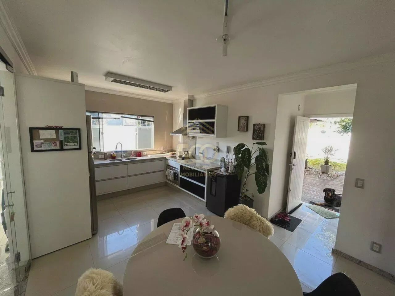 DU/ Casa à venda 3 dormitórios no Pagani, com 3 vagas de garagem e sacada com churrasqueir - Foto 3