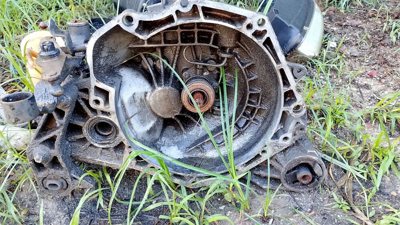 Peças de Meriva 1.4 caixa de marcha <br>Tampa de mala<br>Alternador <br>Limpador dianteiro - Foto 3