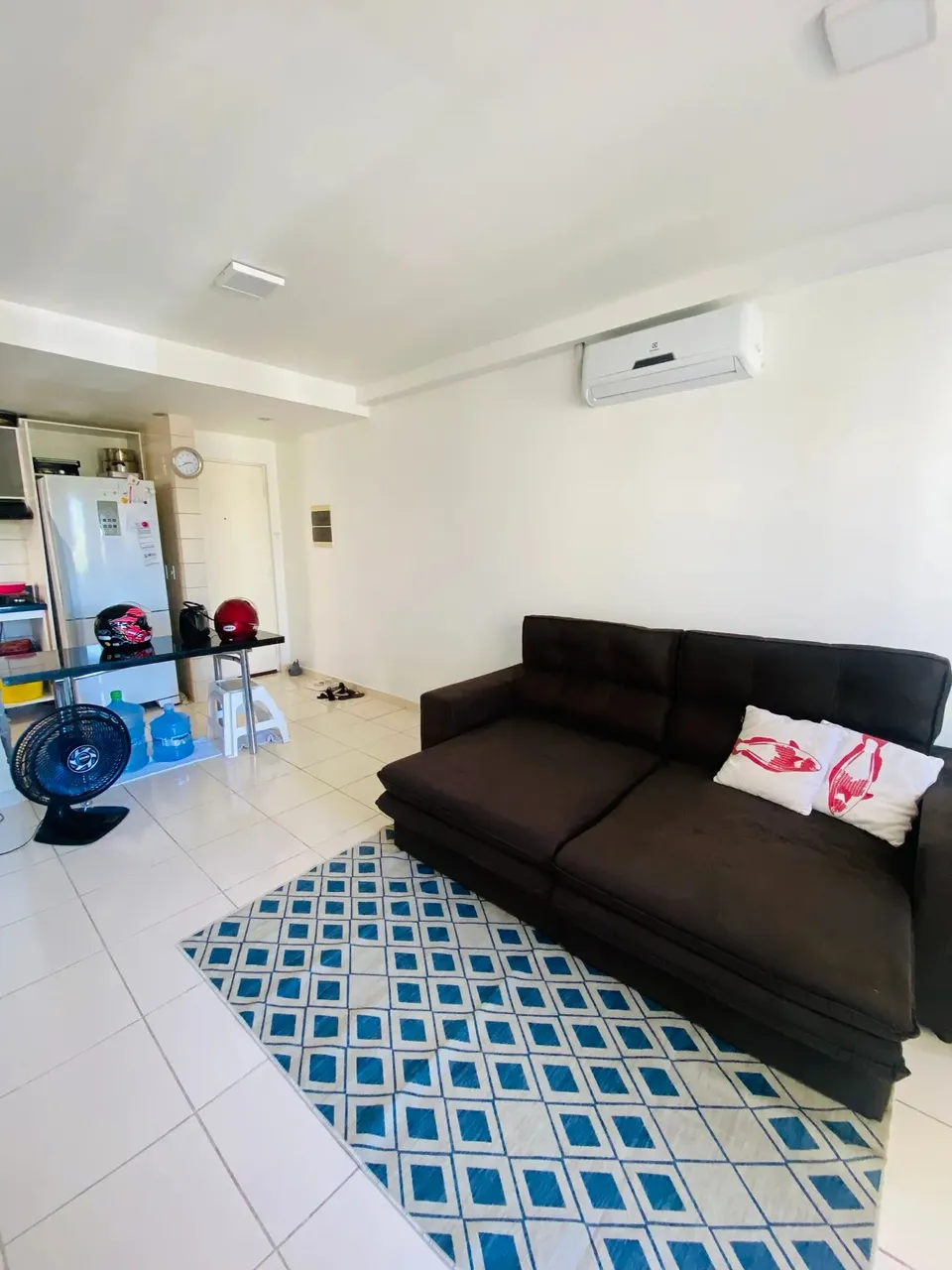 Alugo este apartamento semi mobiliado no turim ponta negra