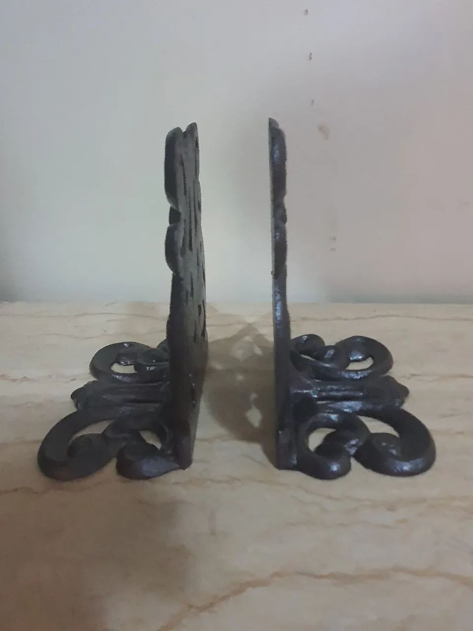 APARADOR DE LIVROS DE METAL - Foto 3