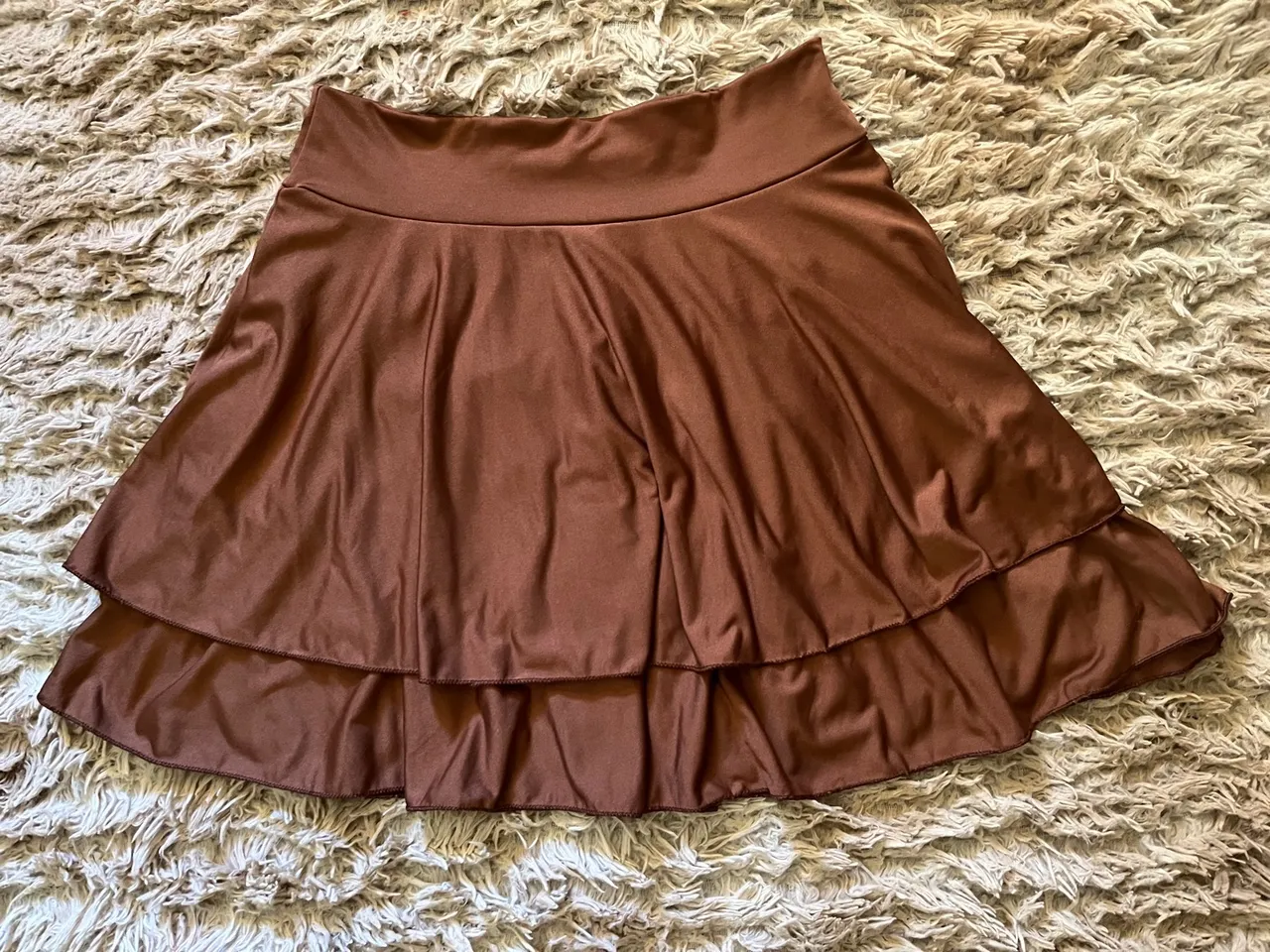 Saia Marrom Elegante com Babados