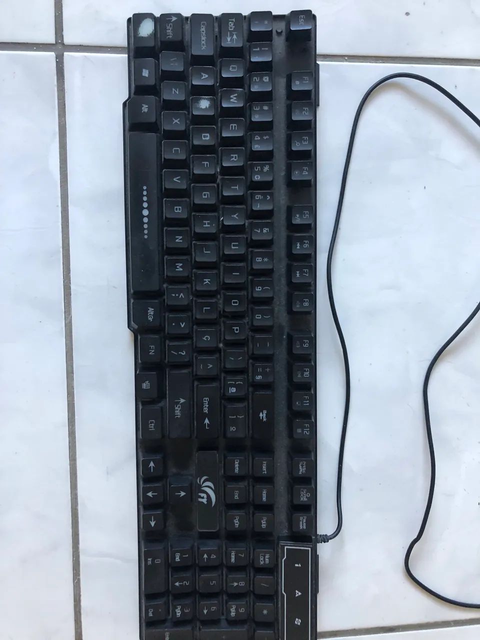 teclado de membrana pouco desgastado 