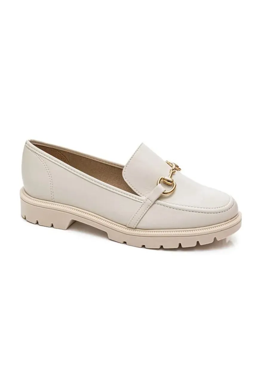 Loafer Feminino Off-White com Detalhe Metalizado