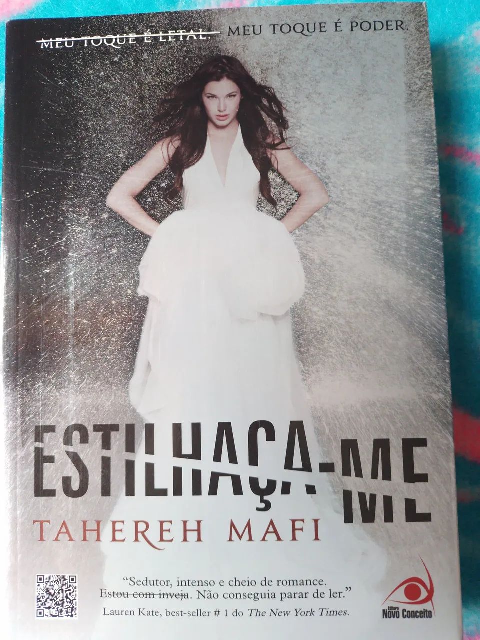 Tahereh Mafi 