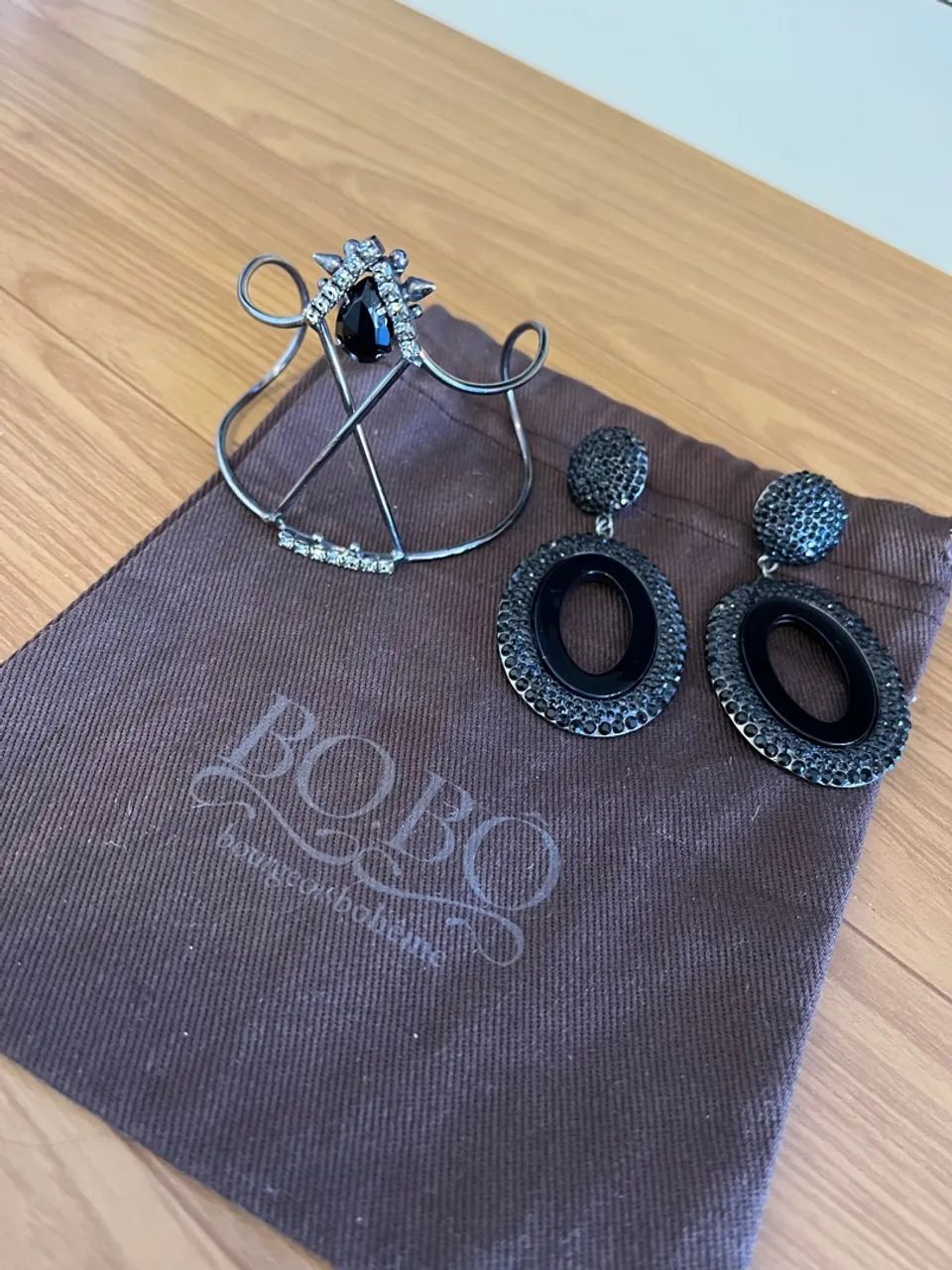 Conjunto de brincos e pulseira da marca Bobô - Foto 3
