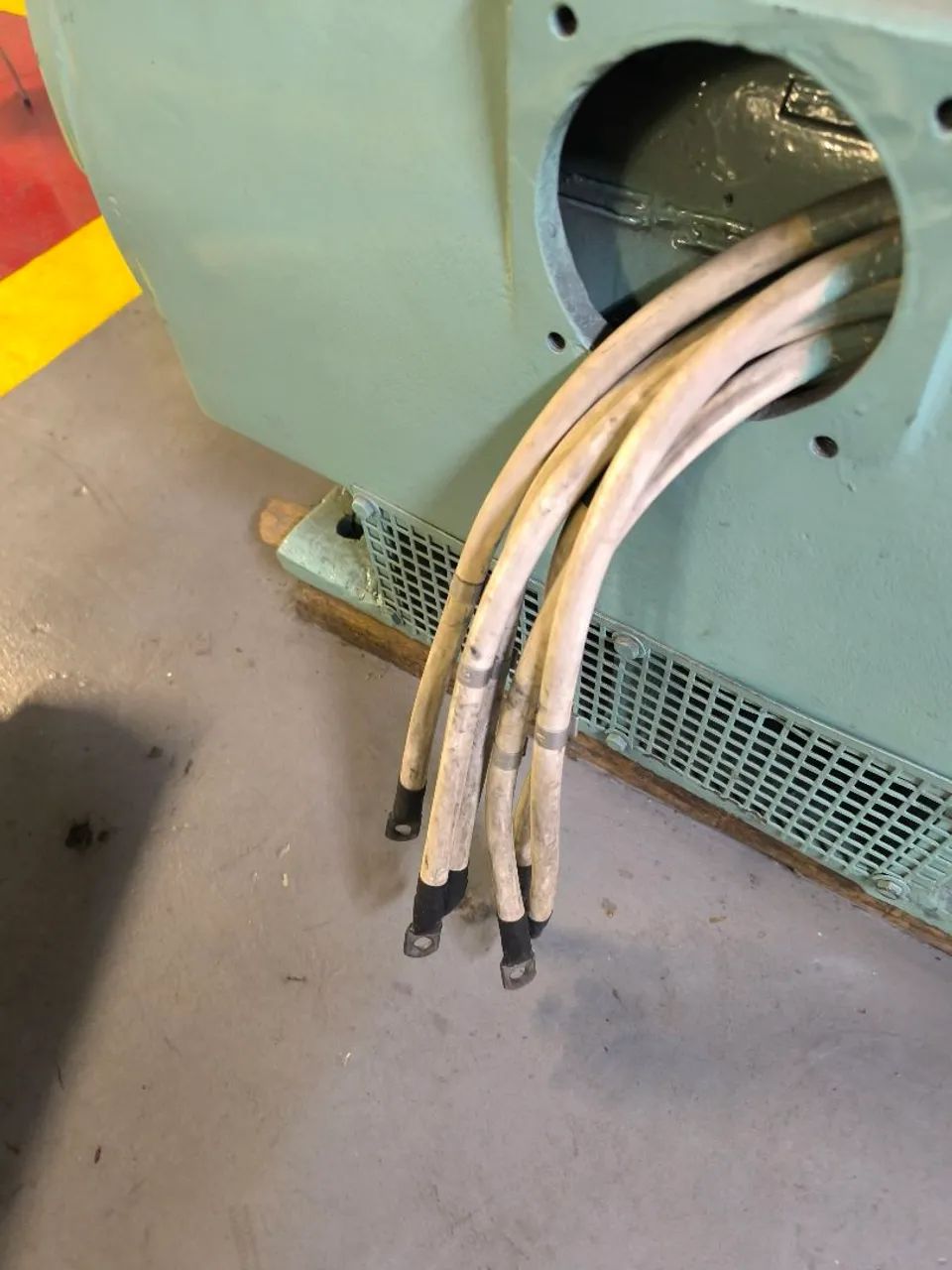 Motor 400 HP 380/660 Volts 3.500 RPM - Foto 2