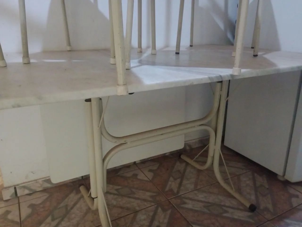 Conjunto de mesa com 4 cadeiras  - Foto 4