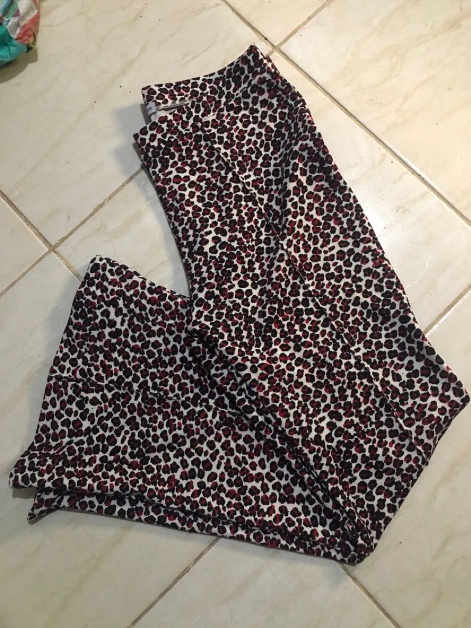 Calça leopardo avermelhado - Foto 2