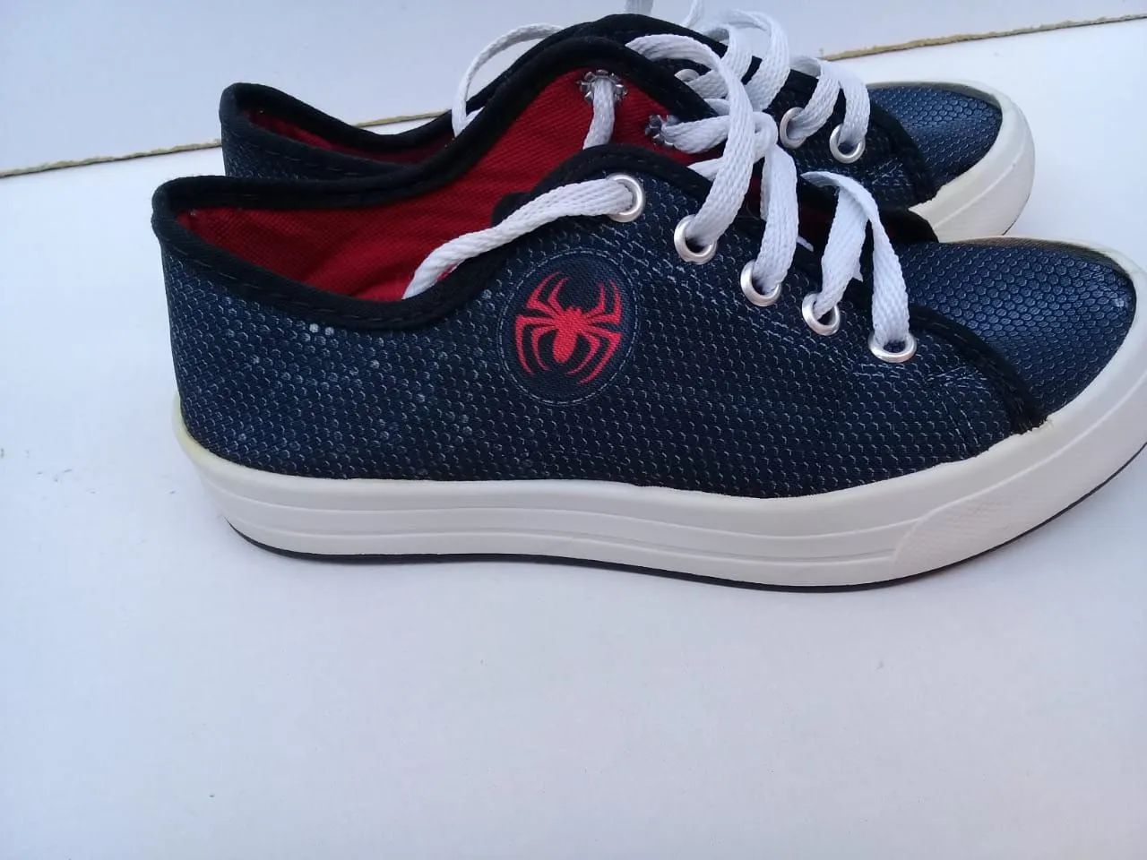 Tênis Infantil Homem Aranha - 29/ 30 - 5 /6 ANOS - Foto 2