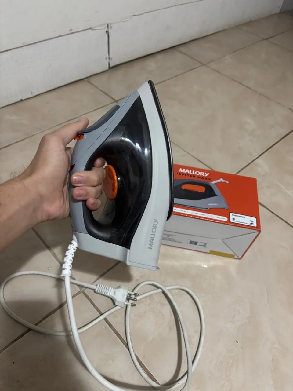 Ferro de Passar Roupa Mallory Jupiter Maxx