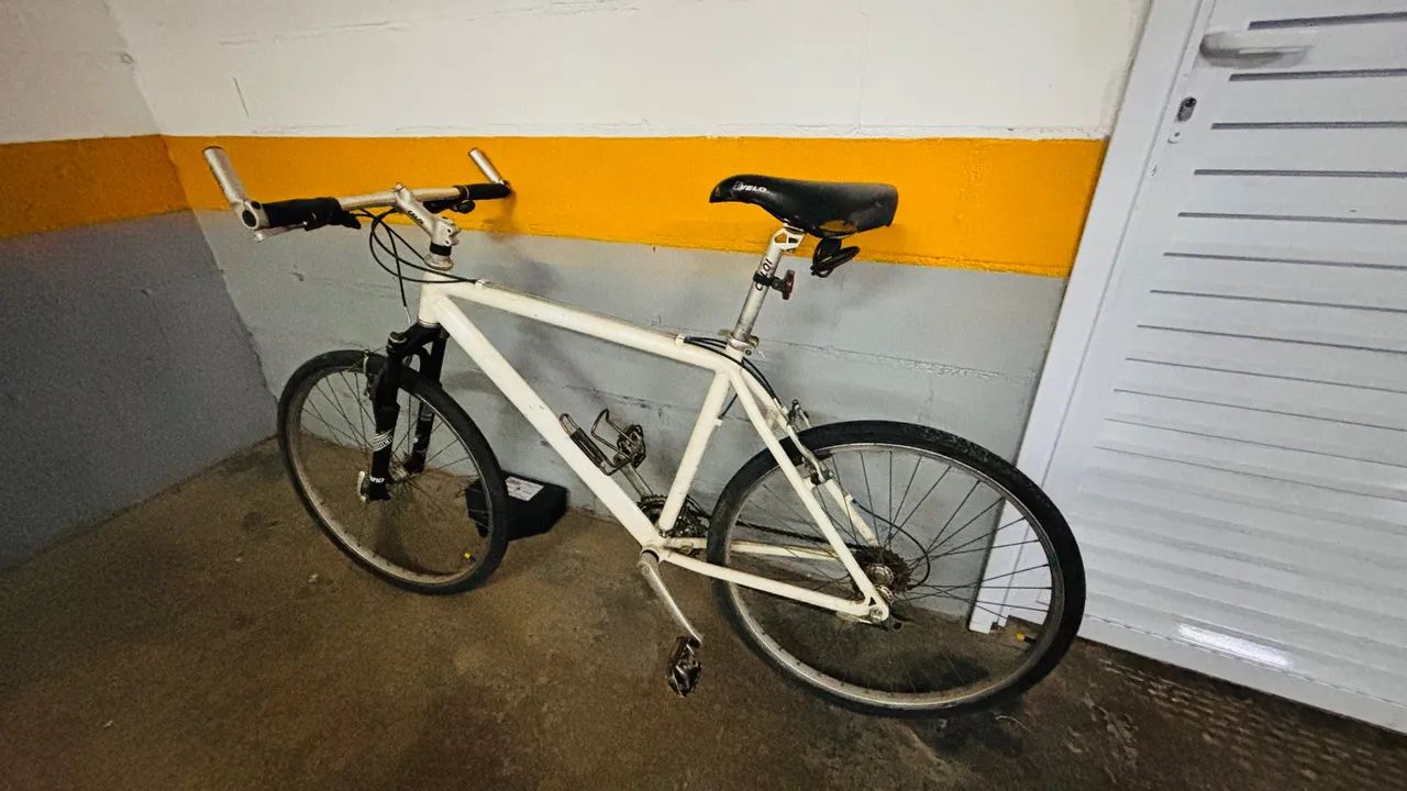 Bike Caloi Elite Pro 21 - quadro de alumínio conjunto Shimano Acera