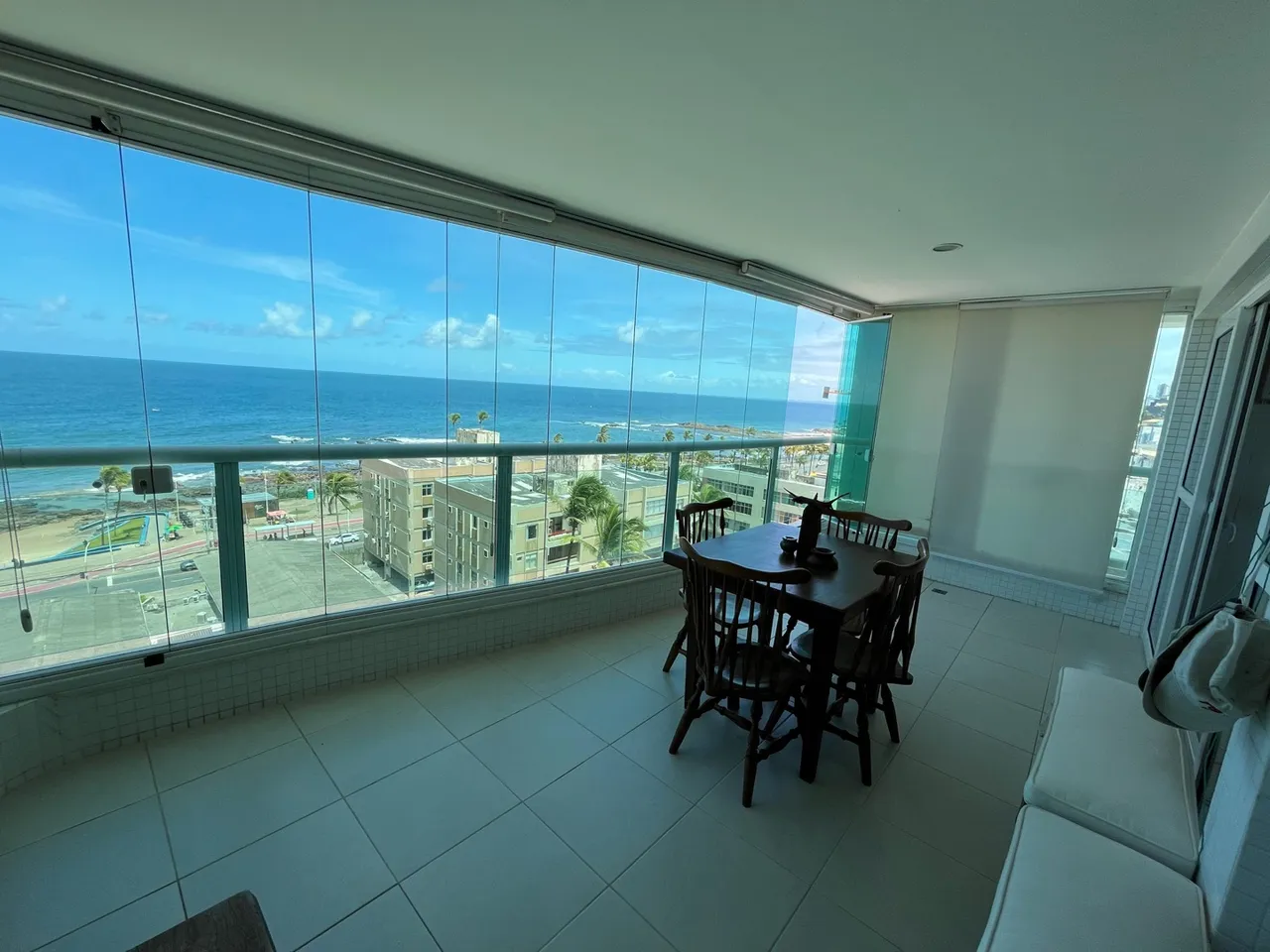 Apartamento 2/4 vista livre para o mar em Ondina