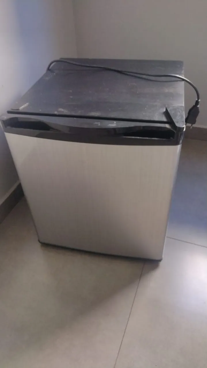 Frigobar Compacto - Ideal para sua casa ou escritório