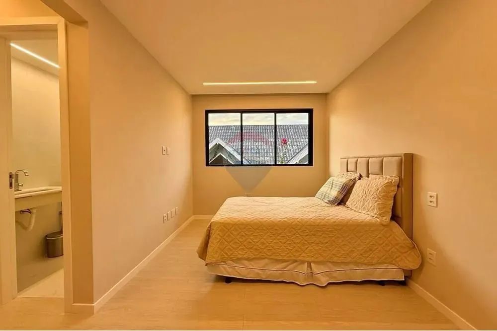 "Casa Duplex de Alto Padrão no Condomínio ALPHAVILLE"
