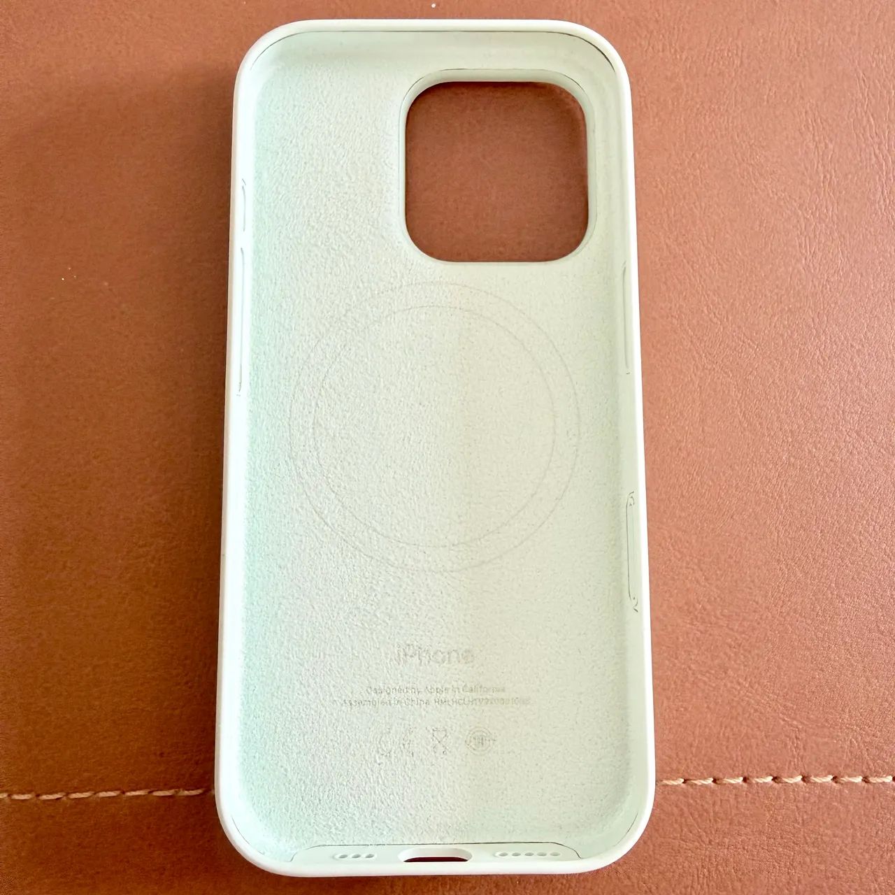 case de selicone com megasafe para iphone 16 pro - Foto 4