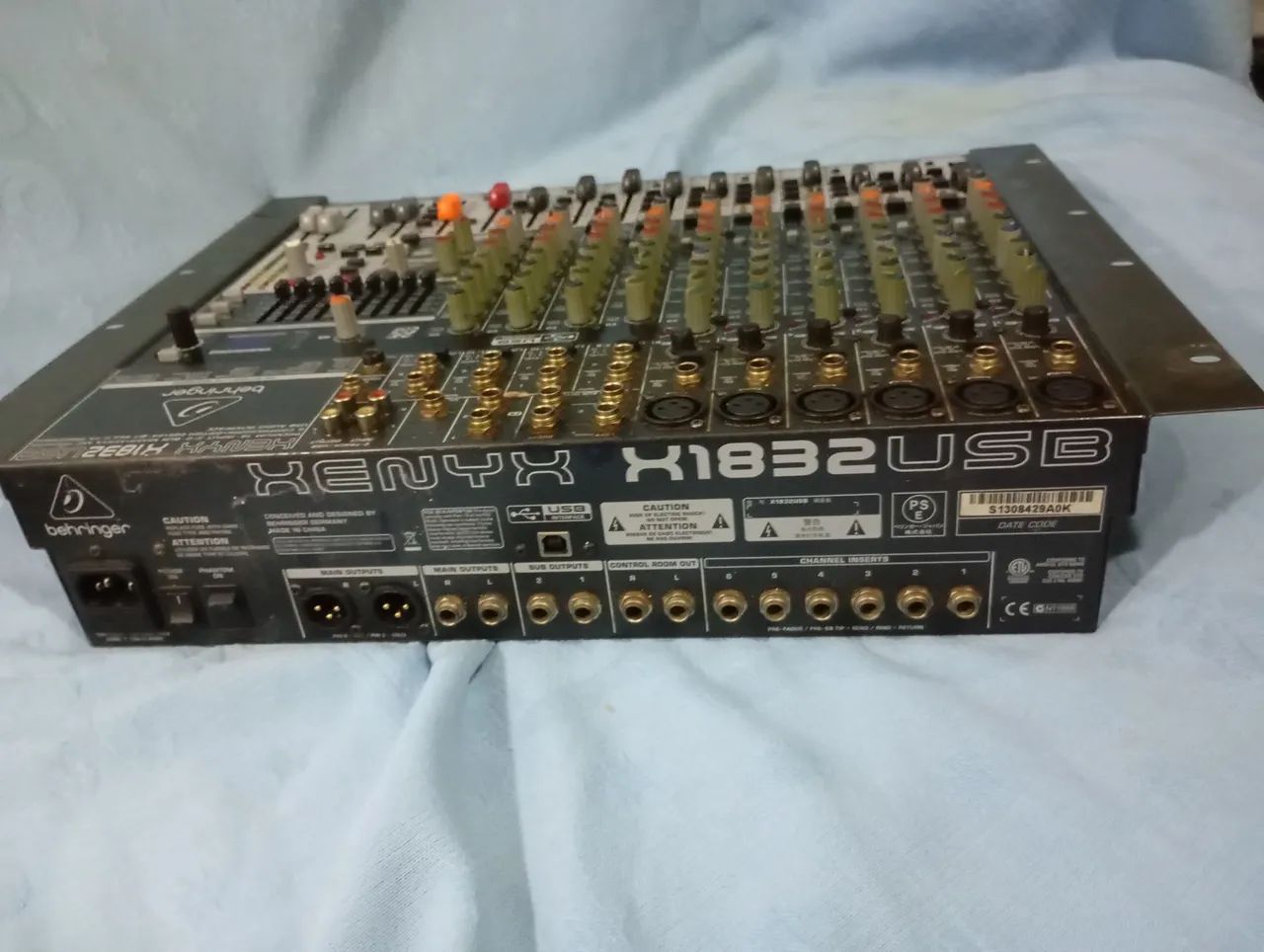 Mesa de Som Behringer Xenyx X1832USB - Foto 3