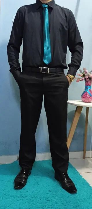 Terno Preto Masculino com Gravata Azul - Foto 2