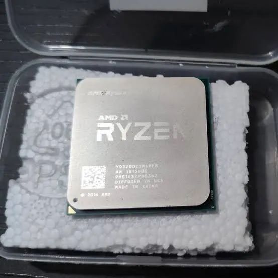 Ryzen 3 2200G em estado de novo, funcionando perfeitamente vendendo por motivo de upgrade 