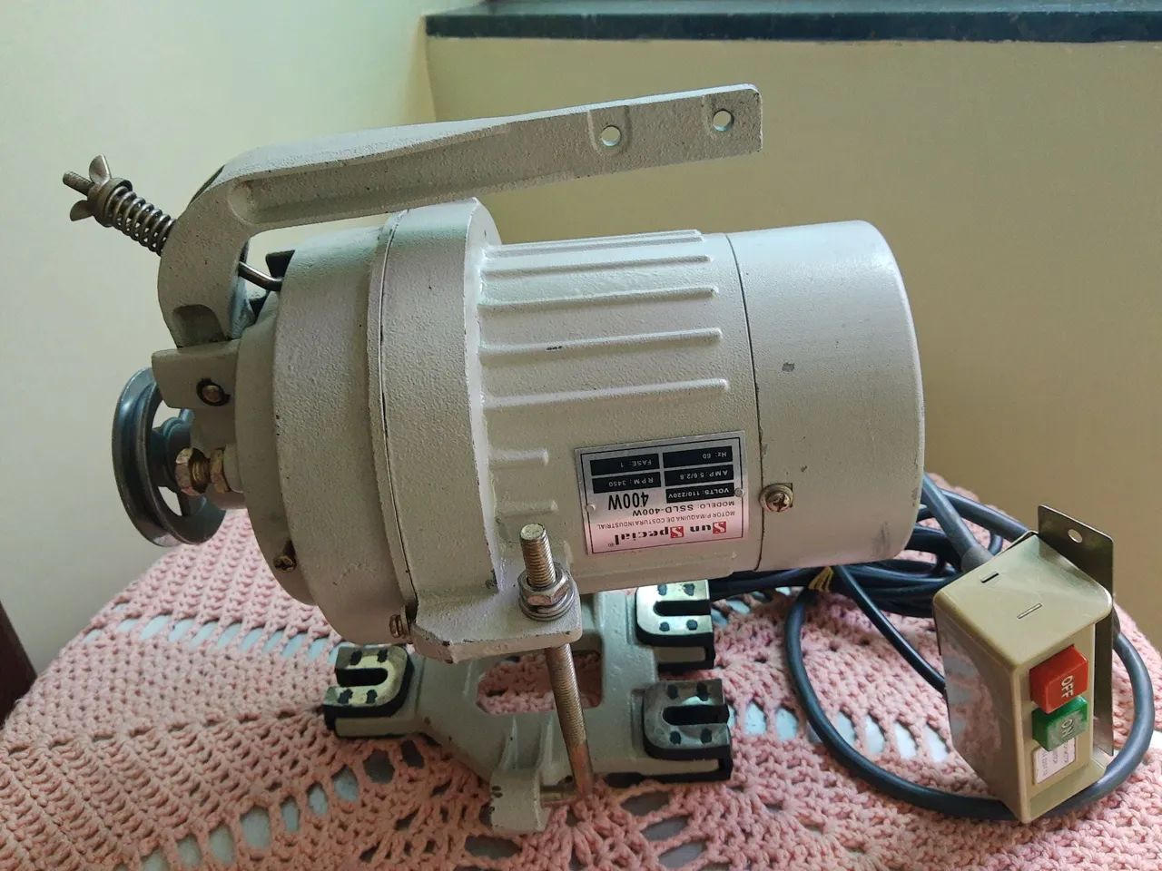 Motor para Máquina de Costura Industrial.