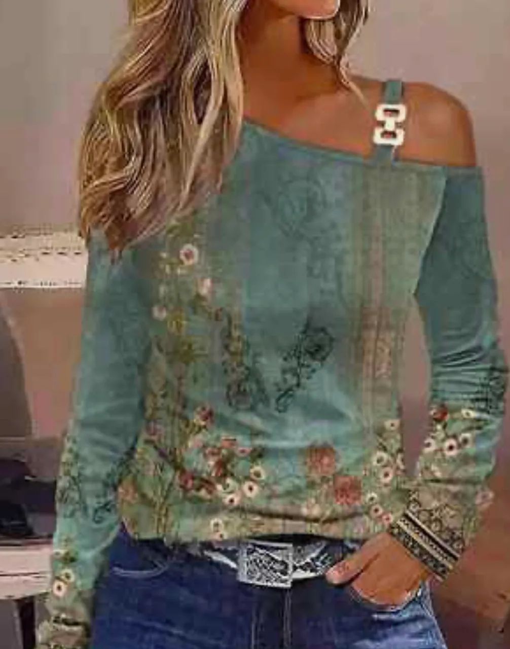 blusa boho floral verde com argola
