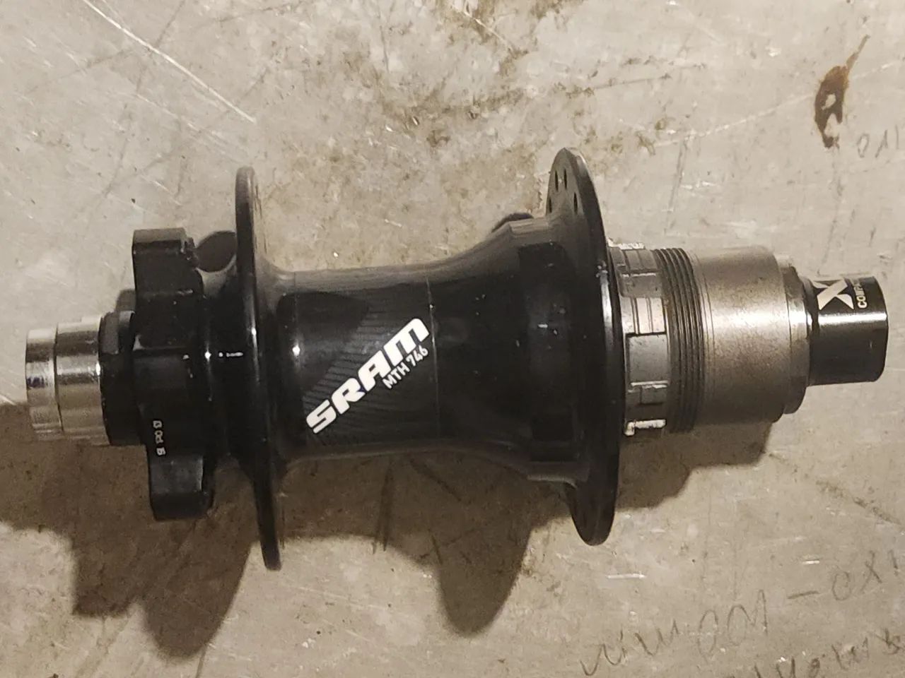 Cubo SRAM MTH 746