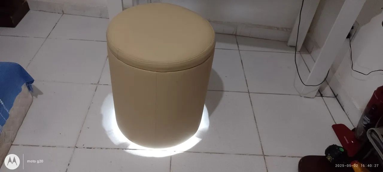 Puff Bege corino- Novo