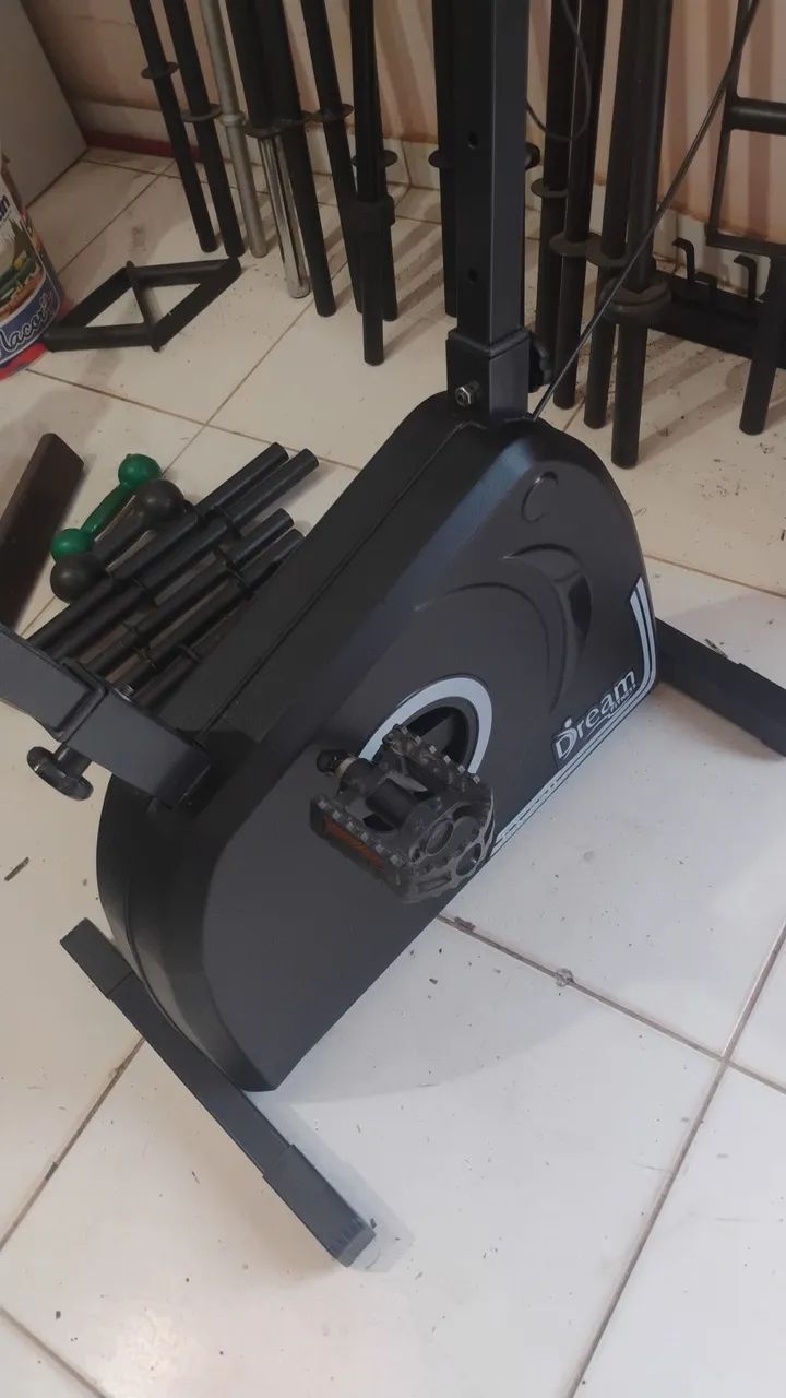 Bicicleta ergométrica Dream semi nova
