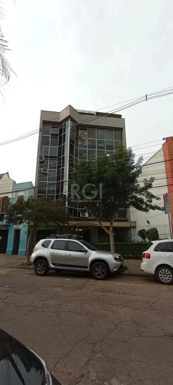 Excelente sala comercial com 38m², 1 banheiro, 1 vaga, posição de frente para rua com divi - Foto 2