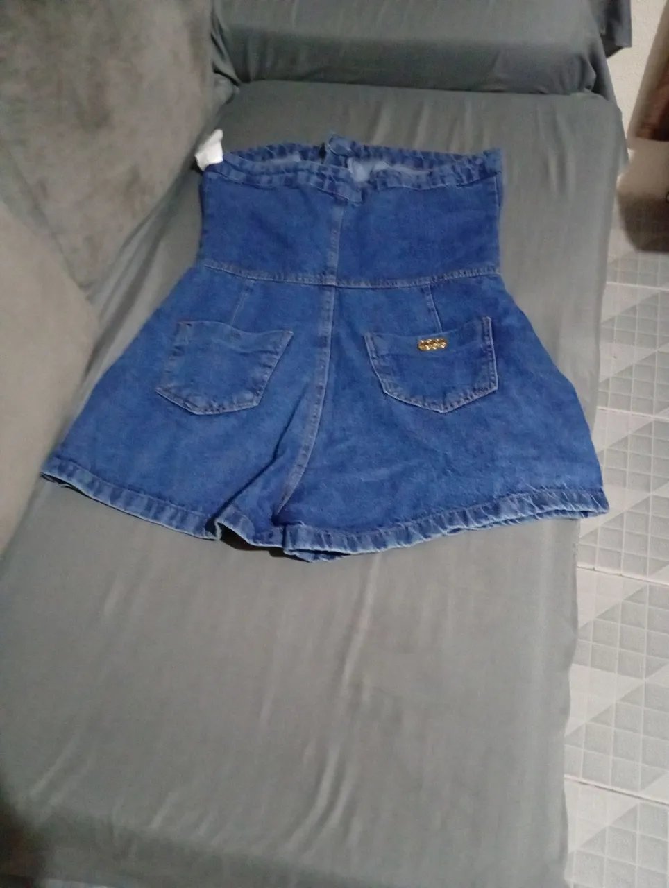 Macacão Jeans Curto Feminino