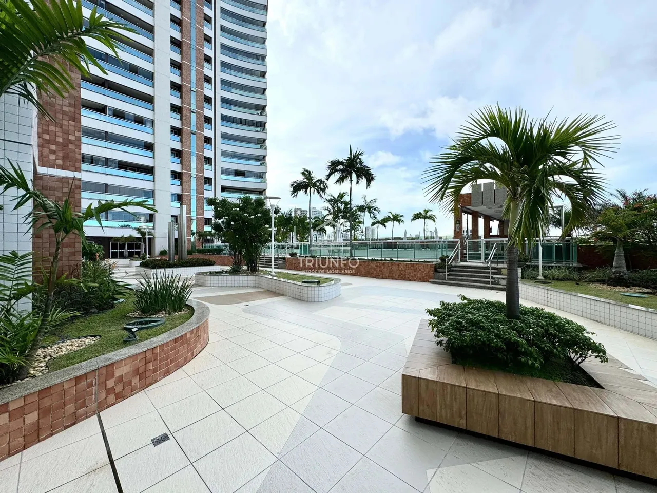Apartamento a venda com 03 Suítes no Guararapes TR184131 FOR - 1K4STB6