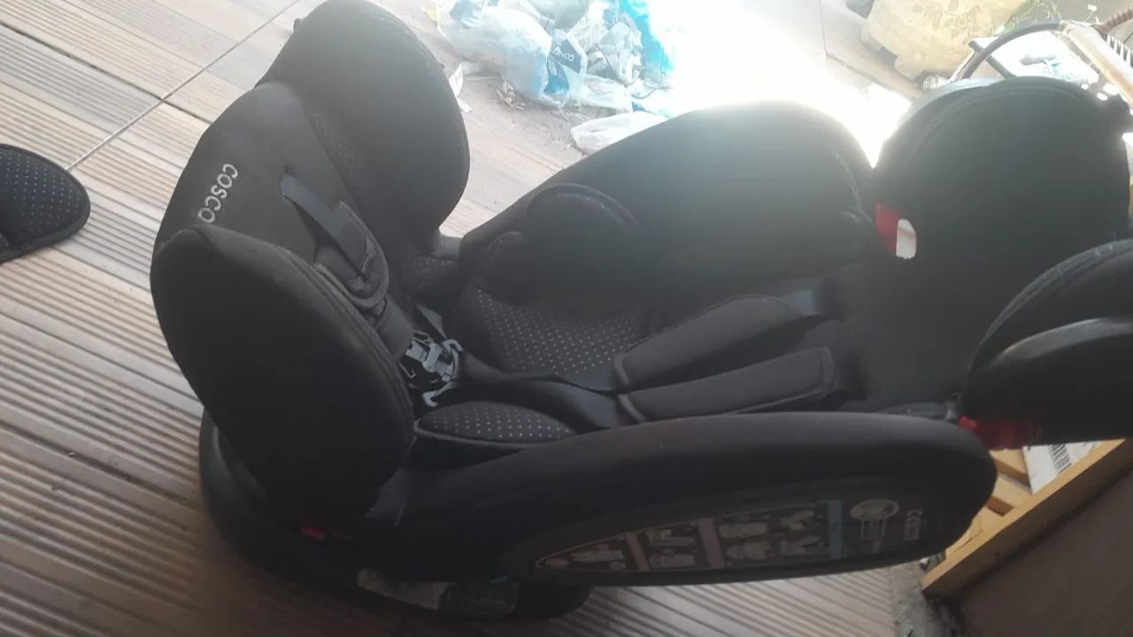Cadeirinha de carro marca Cosco usada 