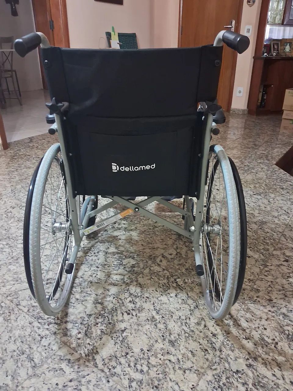 Vendo cadeira de rodas - Foto 2