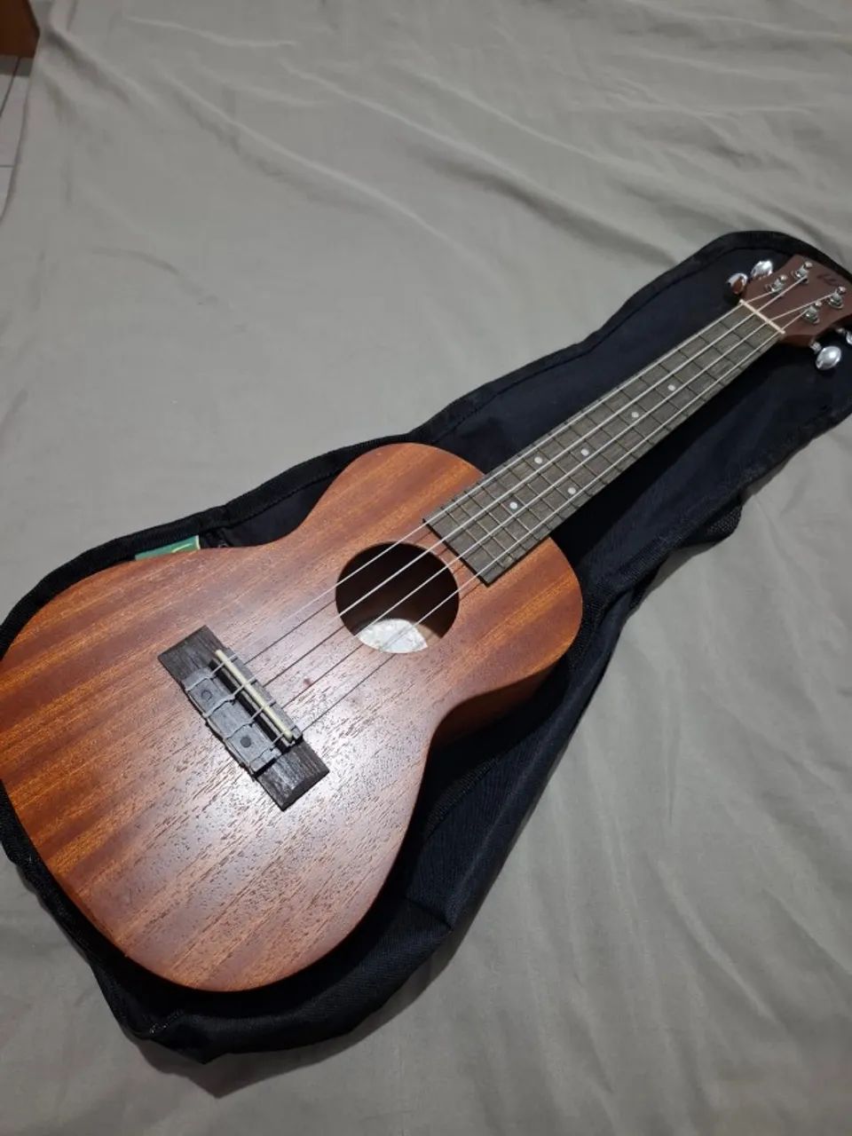 ukulele soprano winner (acompanha capa e capotraste)