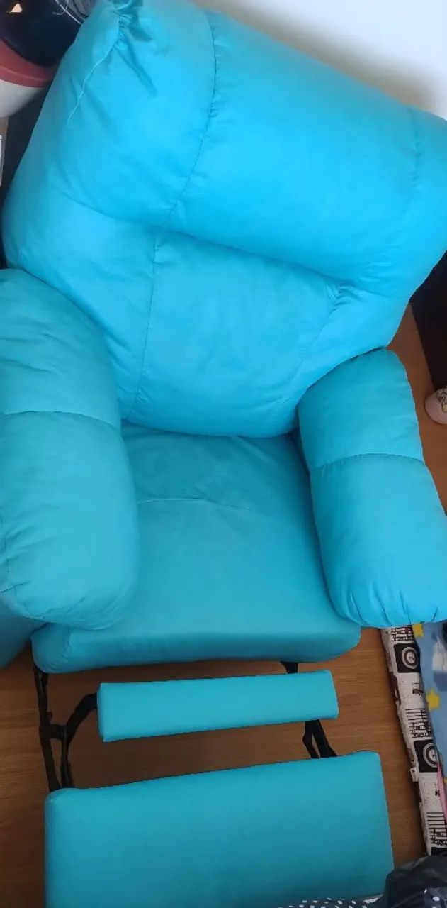 Poltrona Azul Reclinável c/ Apoio para Pés